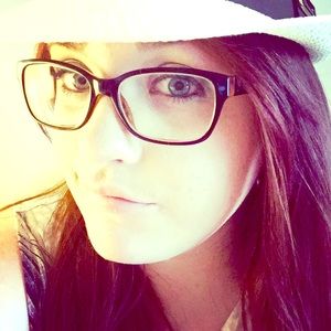 Meet your Posher, Lindsay! ❤️